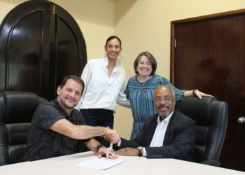 Boricua fortalece fondo de becas para estudiantes talentosos