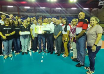 Las Valencianas de Juncos victoriosas en el juego inaugural del inicio de temporada   