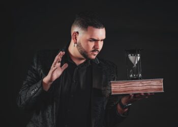 “Impossible”: Abraham David regresa con un espectáculo de magia y asombro