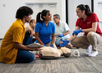 Aprenda técnicas de RCP y DEA con la Cruz Roja Americana