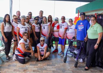 Equipo de Volibol Adaptado de Juncos se prepara para su juego inaugural en Gurabo