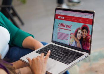 Nueva iniciativa promueve el reconocimiento de relaciones saludables desde el noviazgo