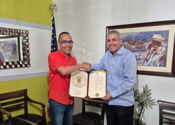 Alcalde de Hatillo presenta al representante del Distrito 14 sus prioridades