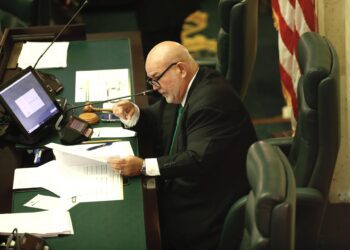 Cámara iniciará una amplia investigación en los servicios de salud