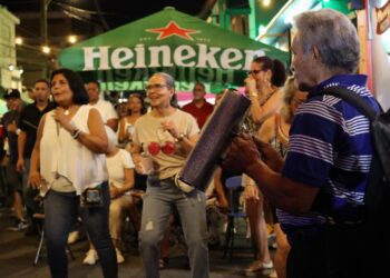 Al ritmo de los 80′ y al son de Rumba Caliente Ven Pa’l Pueblo en Trujillo Alto