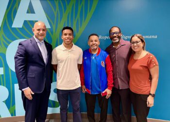 Seguros Múltiples adopta al nadador Caleb Romero Serrano