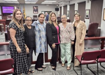 Conferencia “Ser Mujer: Desafíos en un Mundo Desigual”  en la Legislatura Municipal de Juncos