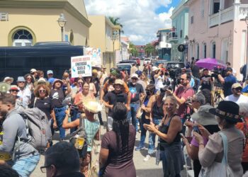 Denuncian falta de espacio y tiempo en vistas públicas sobre el proyecto Esencia en Cabo Rojo
