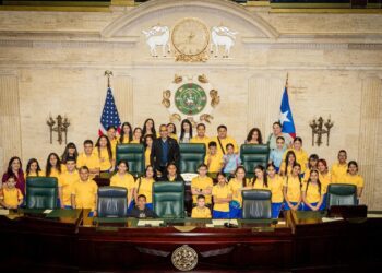 Estudiantes visitan Cámara de Representantes para relacionarse con procesos legislativos