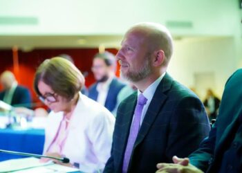 Senadores se comprometen a buscar soluciones para los problemas municipales del Distrito de Guayama   