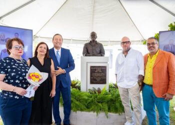 Cataño honra el legado de Edwin Rivera Sierra “El Amolao” con la revelación de un busto   
