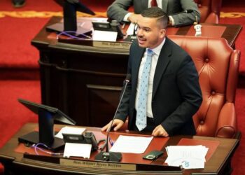 Senador presenta proyecto de ley para garantizar soberanía tecnológica y modernizar servicios gubernamentales