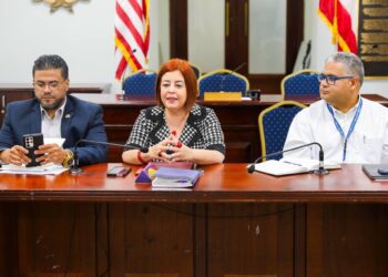 Senadora de Arecibo toma acción ante el problema de falta de agua en su distrito