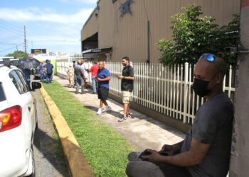 Vecinos de Saint Just afectados por humo y gases tóxicos solicitan intervención de la Gobernadora y del Secretario de Recursos Naturales