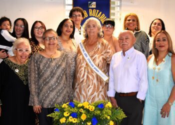 Isabel Castro Vargas es reconocida como Madre del Año 2025 en Juncos