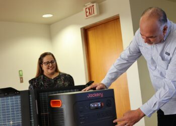 Alcalde de Trujillo Alto entregará baterías solares a ciudadanos con condiciones crónicas de salud