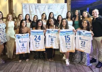 Sirenas de Salinas impulsan el voleibol femenino en el sur de la isla