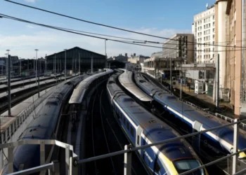 Una bomba de la Segunda Guerra Mundial paraliza todos los trenes de París a Londres y el norte de Francia