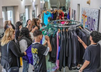 Brilla en tu Prom regresa para ayudar a familias con graduados en Aguas Buenas