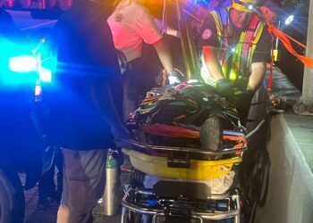 Oficina de Manejo de Emergencias de Cataño responde con éxito a accidente de motora en la autopista PR-22