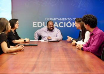 Departamento de Educación y Dave & Buster’s firman Acuerdo de Colaboración en el marco del Mes del Autismo