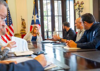 Gobernadora fortalece colaboración federal con la reconstrucción