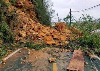 Representante  alerta sobre la peligrosidad de nuevos deslizamientos en  vía pública de Manatí 