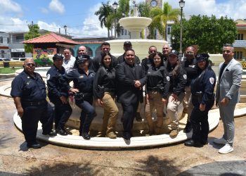 Juncos reconoce a la Policía en su semana