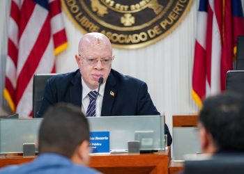 Comisión Senatorial investiga retrasos en la implementación de ley para retiro de policías