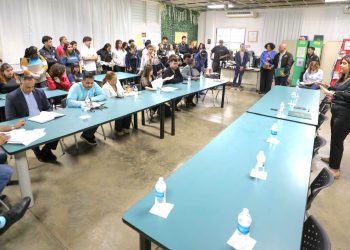 Comisión de Educación de la Cámara realiza vista ocular en tres escuelas de Caguas ante denuncias de la comunidad escolar