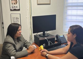 Representante  se reúne con directora regional del DRD para conocer estatus facilidades deportivas en Caguas y Gurabo 