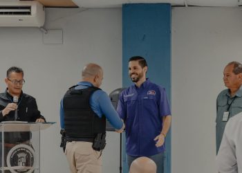 Alcalde de San Germán rinde homenaje a Policía Municipal   