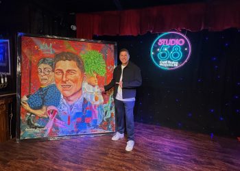 Dedican a Raymond Arrieta  Club de comedia en Guayama