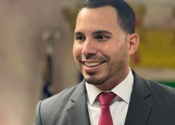 Caso Parque Colón de Aguada, alcalde Christian Cortés Feliciano depone ante Comisión Total del Senado