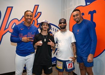 Arcángel celebra su nuevo álbum en el juego de los Mets junto a Lindor y Sugar Díaz