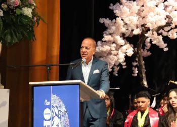 Alcalde de Las Piedras entrega Becas Académicas a cientos de estudiantes destacados en actos de graduación