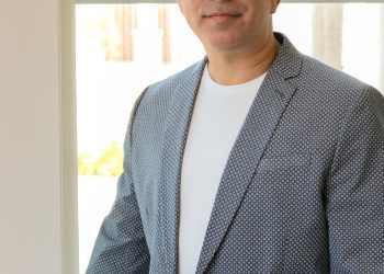 Hijo de Frank Suárez, lanza su desgarrador libro autobiográfico El Medio Puente