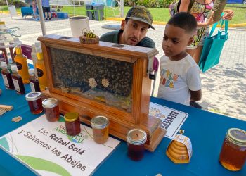 Feria Ambiental en Trujillo Alto con Douglas Candelario y Trotamundos
