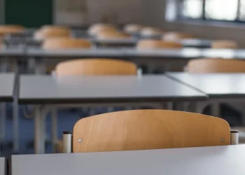 Educación constituye oficialmente Comisión para el Programa de Internado de Estudiantes Dotados