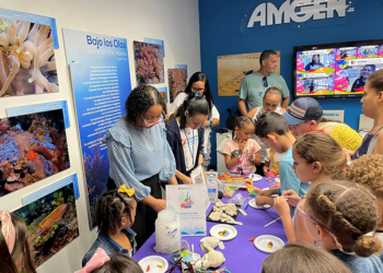 Campamento de verano de ciencia divertida para niños y jóvenes