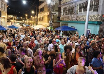 Ven Pa’l Pueblo se enciende al ritmo de Navidad en julio
