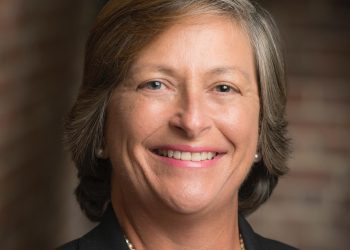 La Escuela de Farmacia de Ciencias Médicas recibe la acreditación por el término máximo de 8 años por sus altos estándares académicos