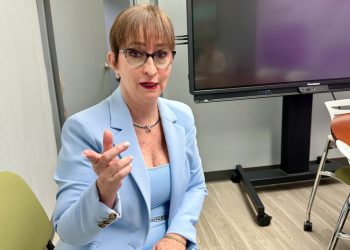 Orden de Trump que saca de la calle a personas sin hogar con abuso de sustancias no atiende el sinhogarismo por razones económicas