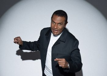 El Canario celebra cinco décadas de carrera con el álbum “Big Swing”