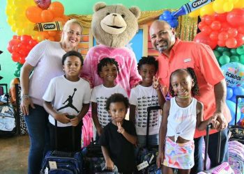 Entrega de mochilas y materiales escolares para familias riograndeñas este próximo domingo, 10 de agosto desde el Estadio Ovidio de Jesús
