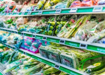 Anuncian  fondos adicionales para adultos mayores destinados a compra de alimentos