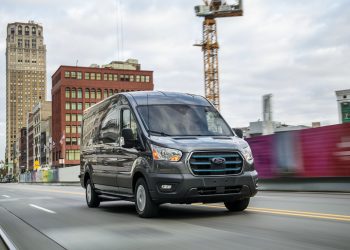 Ford celebra 60 años de producción de su emblemática van Transit, aliada de los negocios con un legado de versatilidad   