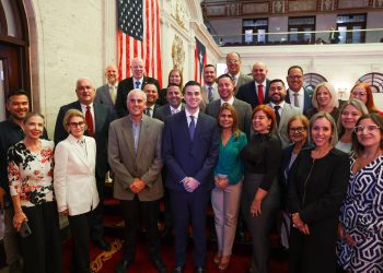 Senado avala atemperar penas en leyes de pirotecnia y de menores con el Código Penal