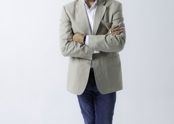 Nueva pieza musical en salsa por Cucco Peña y Power Solar