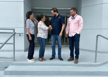 Alcaldesa de Gurabo y Secretario de DTOP recorren carreteras del municipio para atender sus necesidades